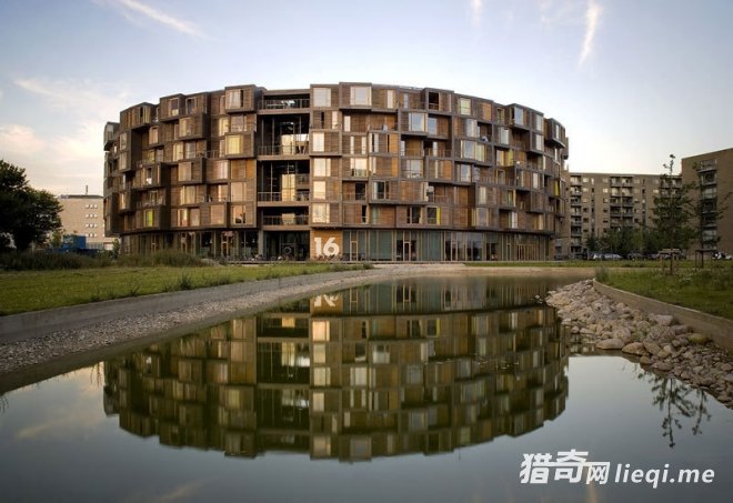 ����ѧģ���й���¥�����ᣬ��ͬ������Ԣһ��(1)