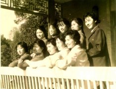 ϸ��ë�����߹�����Ů�Թ�����Ա