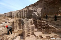 ɽ����600��ʯĥ�� ��۾���εΪ׳��