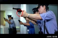 Ӱ�Ӿ�����Ĭ��Ц�����Ĵ��ﾵͷ������������Ц����һ�����㿪��