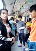 Ů����ҽ�ȥ�����䣬û�뵽������ſ�ڴ���